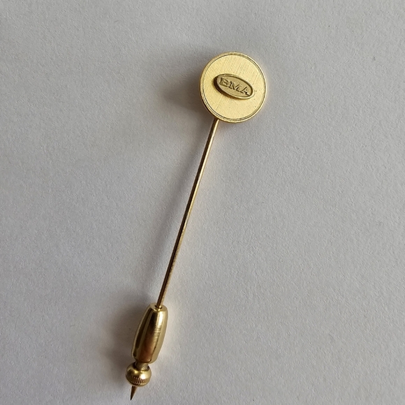 Vintage BMA stickpin gold tone stick pin tie lapel cravat round circle brooch - Picture 16 of 16